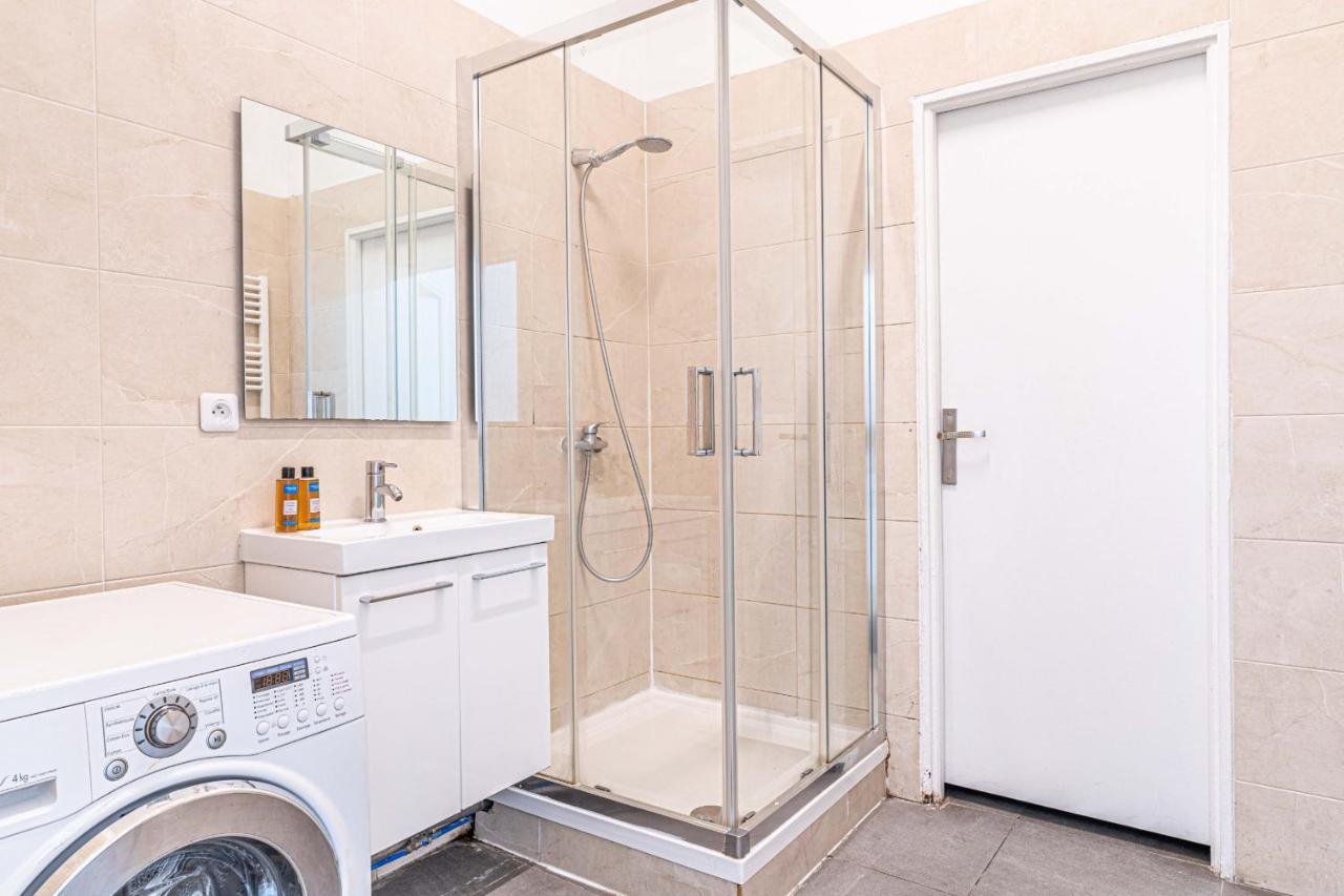 08 Design Flat Republique Apartment Paris Luaran gambar