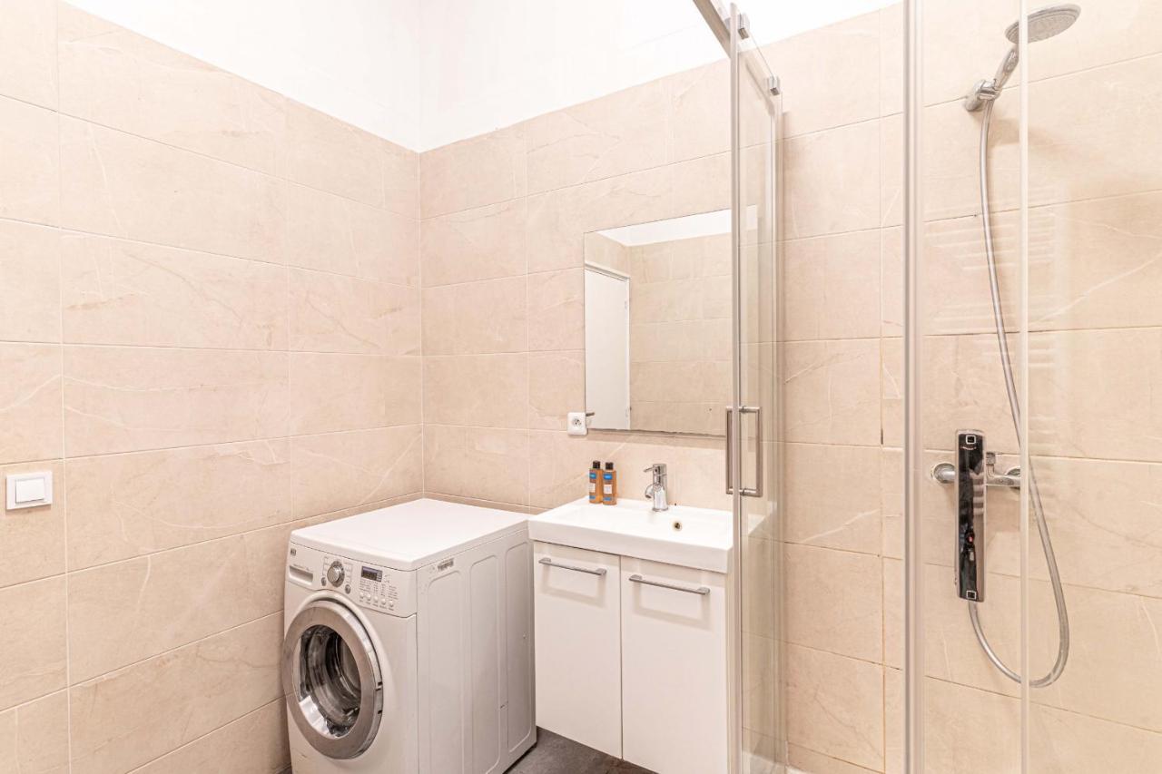 08 Design Flat Republique Apartment Paris Luaran gambar